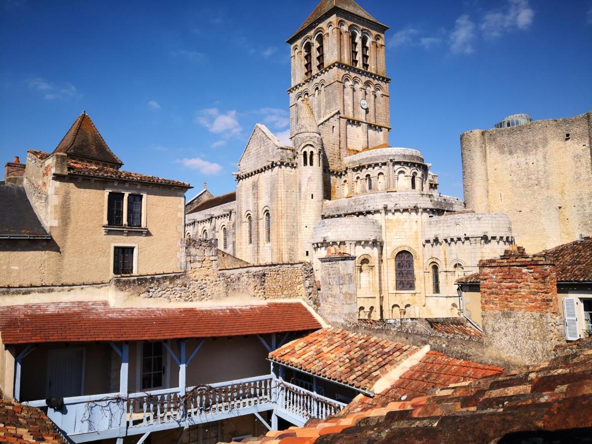 Le Clou Apartment Chauvigny Bagian luar foto